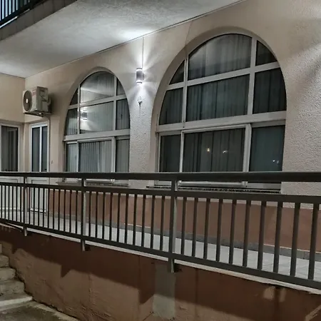 Antony Apartment *